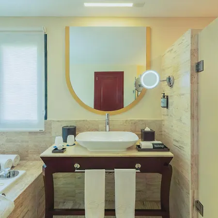 Grand Palladium Select White Sand Resort & Spa-3